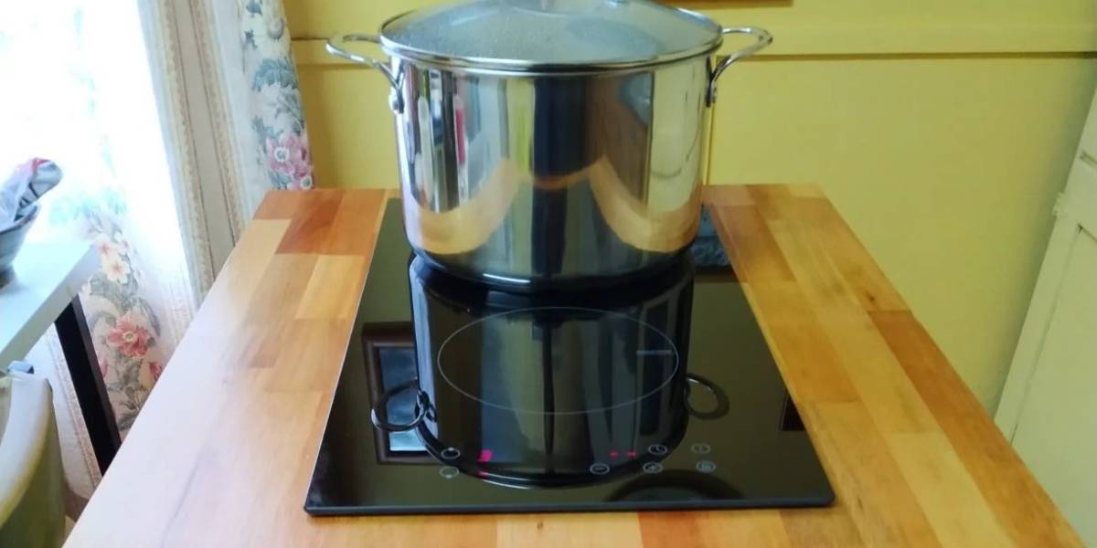 How to Daily Maintain and Clean an Induction Cooktop